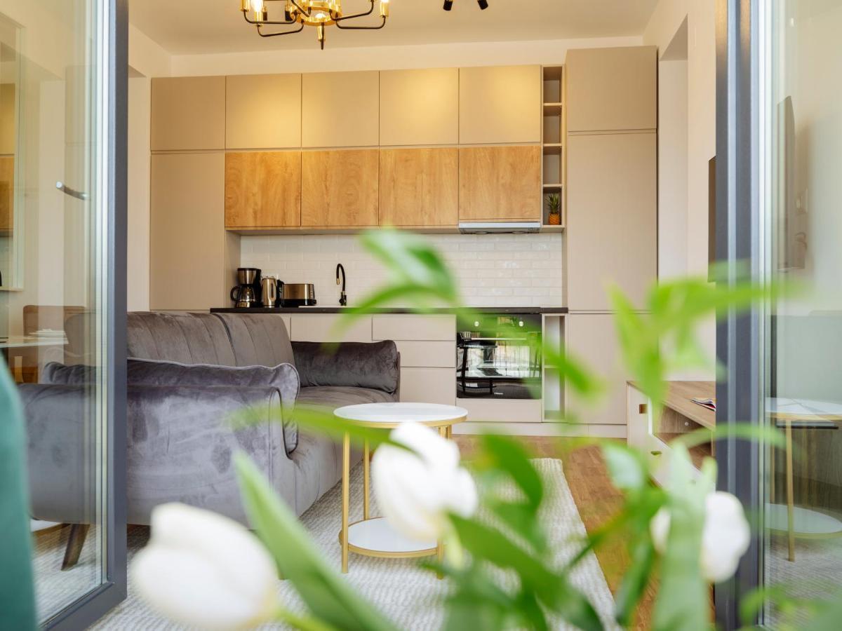 Sunny 2Br Flat - Top Location - Amazing Balcony Бухарест Экстерьер фото