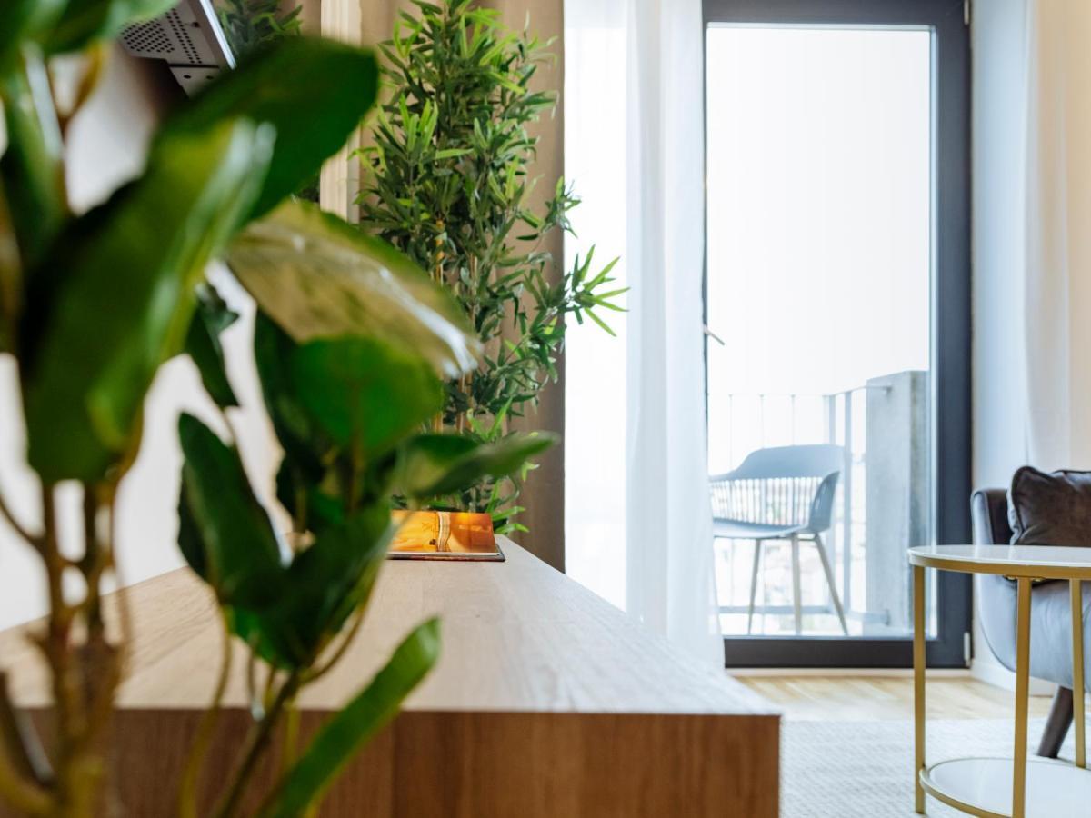 Sunny 2Br Flat - Top Location - Amazing Balcony Бухарест Экстерьер фото
